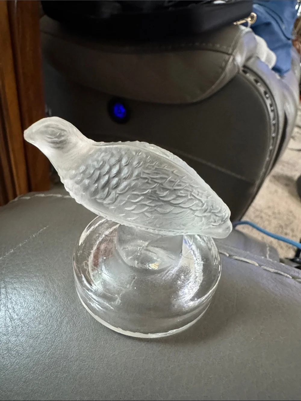 France style Crystal Quail Frosted and Clear Base Paperweight 2.5”tall